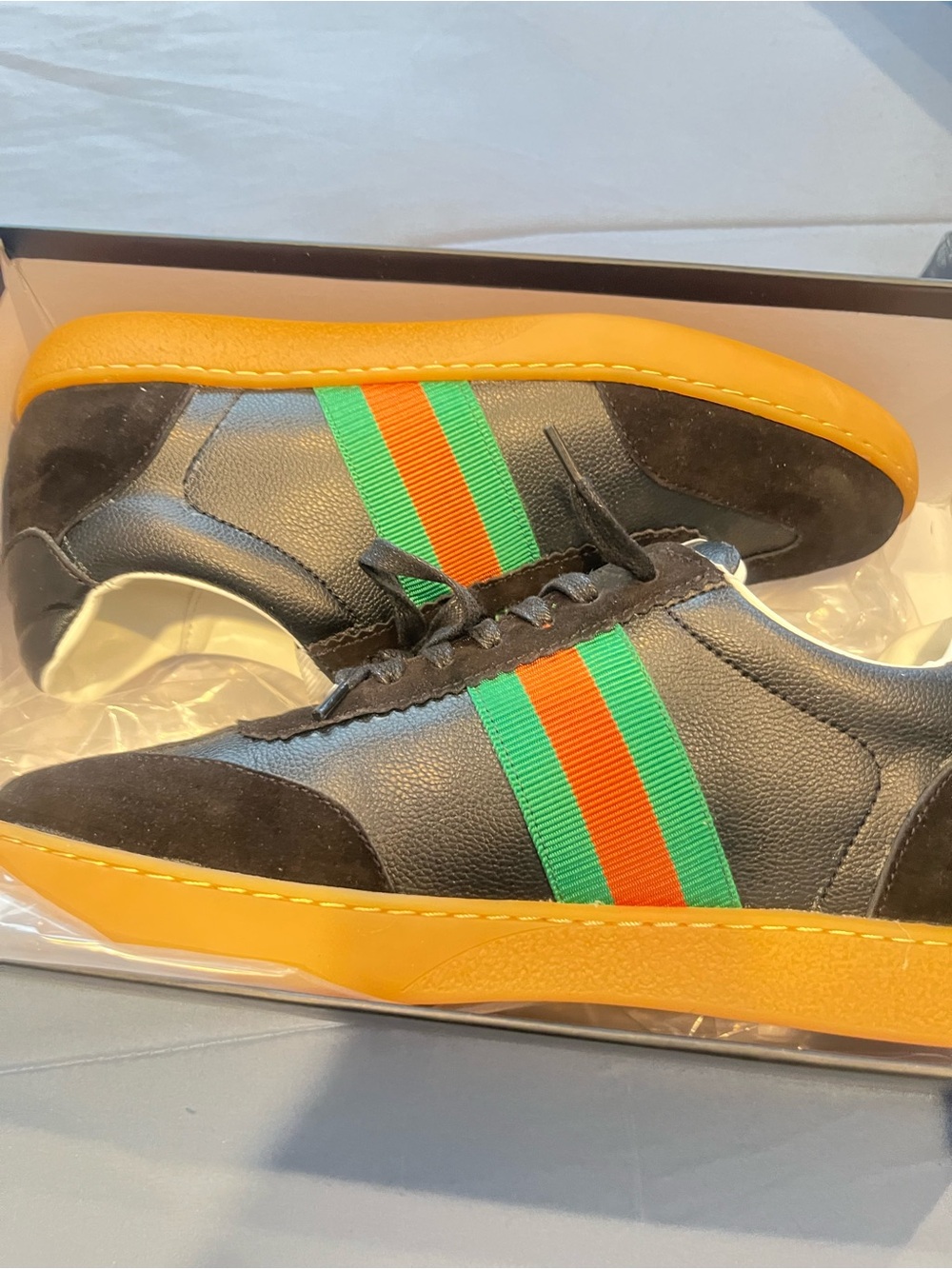 Preowened Gucci Men's Black Suede Leather Sneakers with Green & Red Web US9